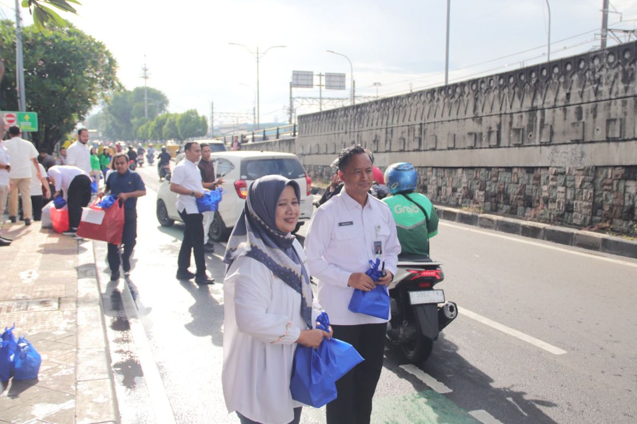 Lapas Cipinang Tebar Kebaikan Ramadan, Berbagi Takjil untuk Masyarakat