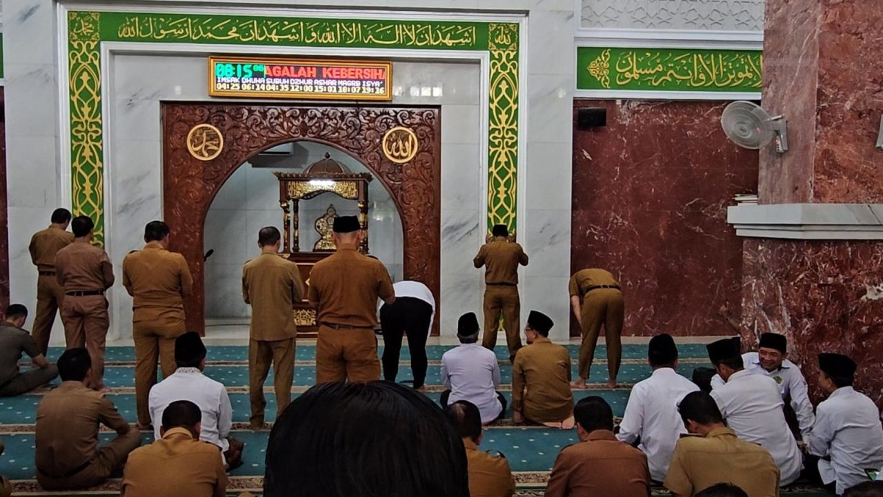 Bupati Majalengka Eman Suherman Canangkan "Gerakan Ngantor Berdhuha"