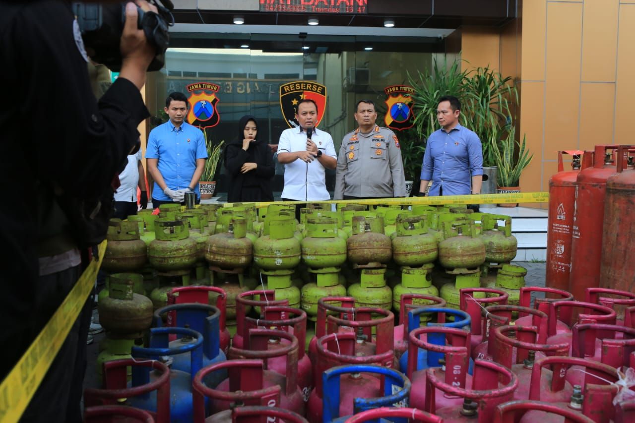 Empat Tersangka Diamankan dalam Ungkap Kasus Oplos LPG