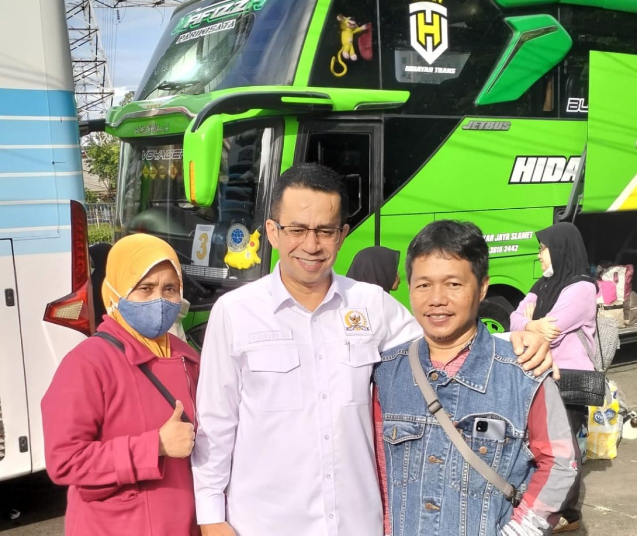 Rizal Bawazier bersama pemudik