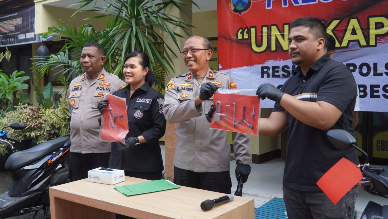 Polsek saat memberikan informasi terkait sindikat pencuri motor