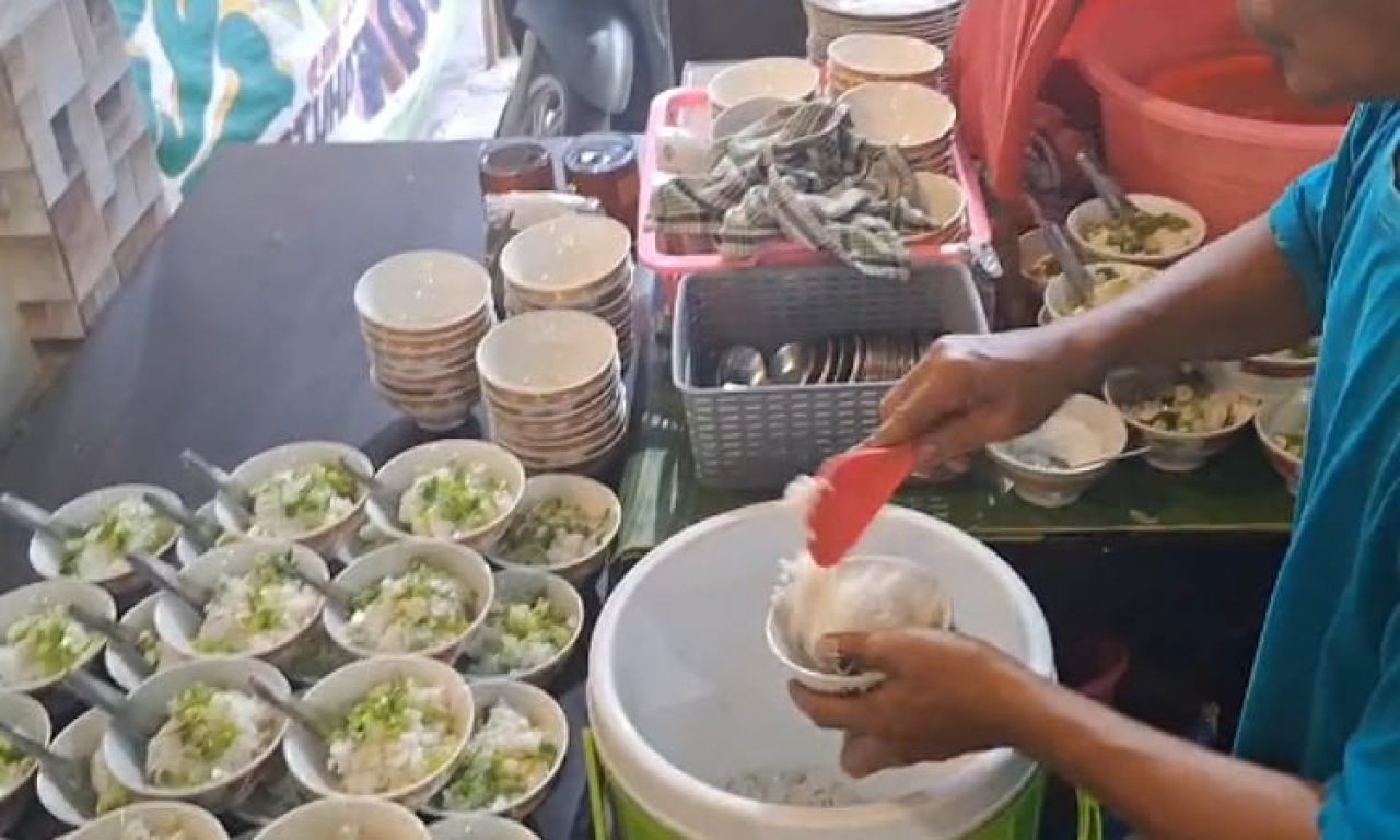 Soto Grombyang Waridin, Kuliner Legendaris Pemalang yang Diburu Saat Ramadan