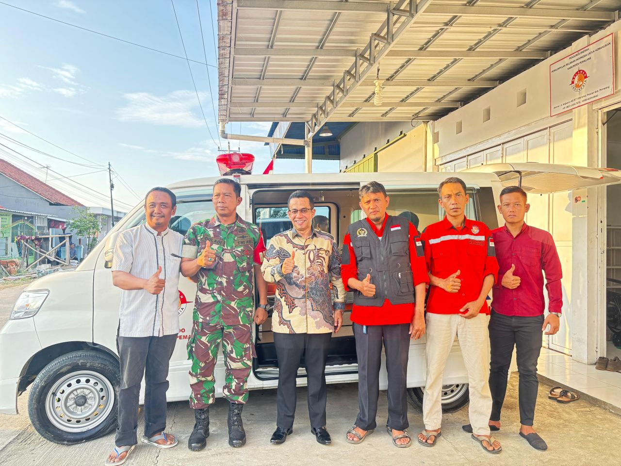 Dukung Layanan Kesehatan, Rizal Bawazier dan BRI Bantu Ambulans ke Relindo Pemalang