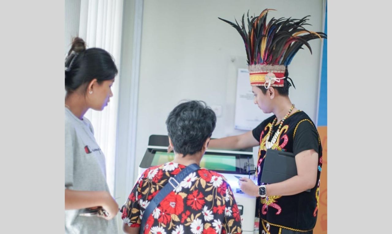 Semangat Nasionalisme, BRI Mulyosari Rayakan Hari Kartini dengan Busana Khas Daerah