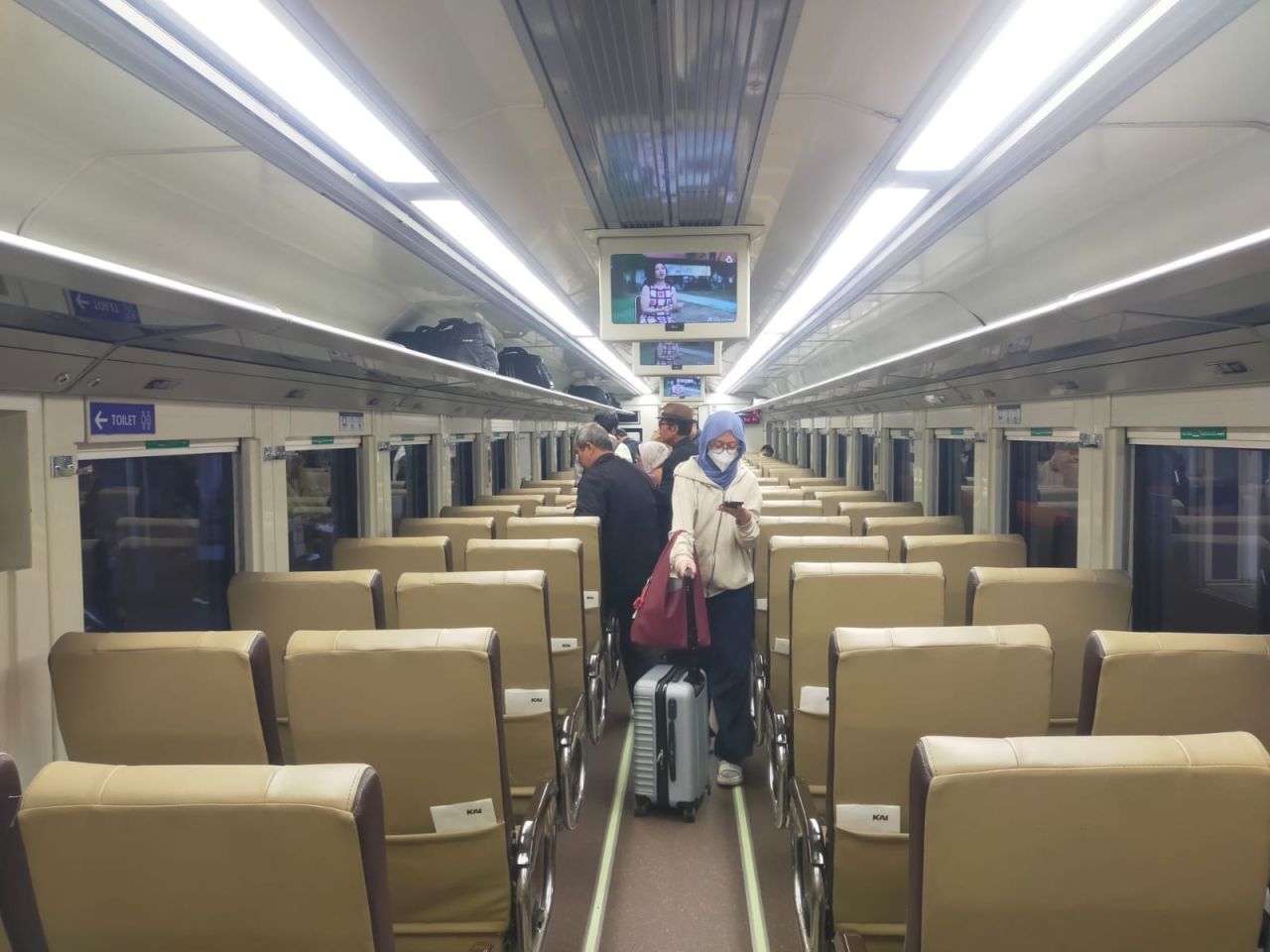 May Day KAI Daop 8 Imbau Pelanggan Datang Lebih Awal ke Stasiun