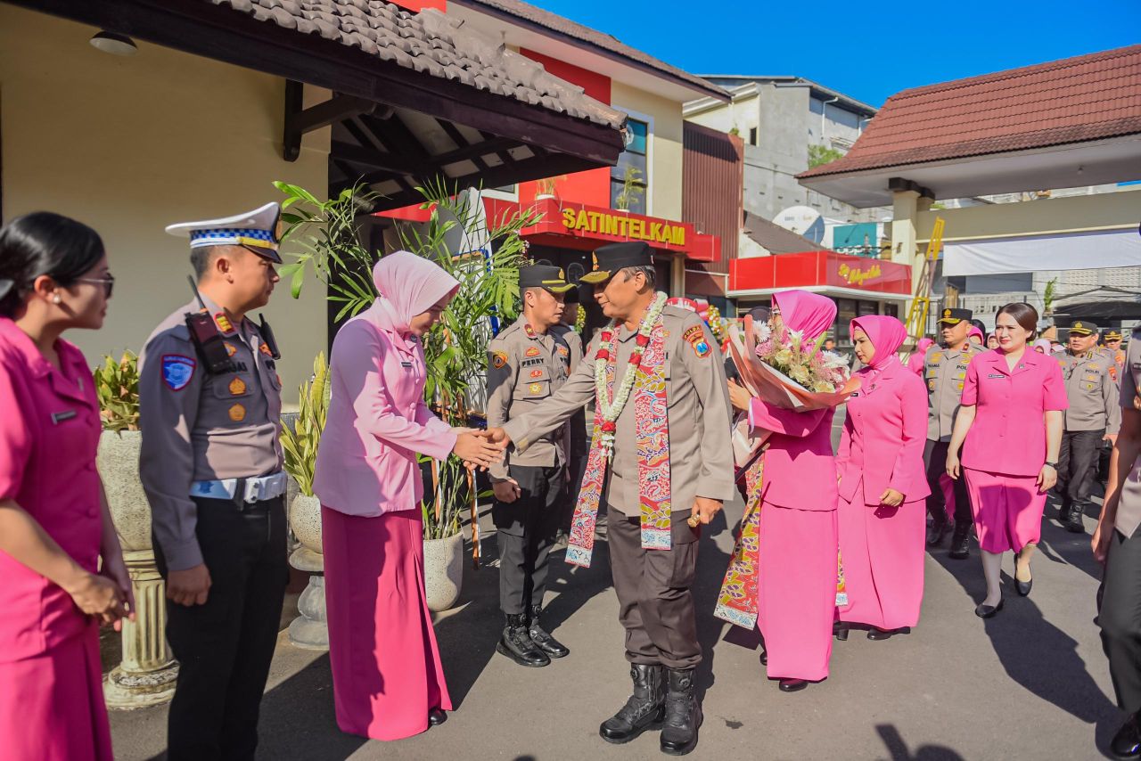 Kapolda Jatim saat tinjau SPN usai pimpin sertijab
