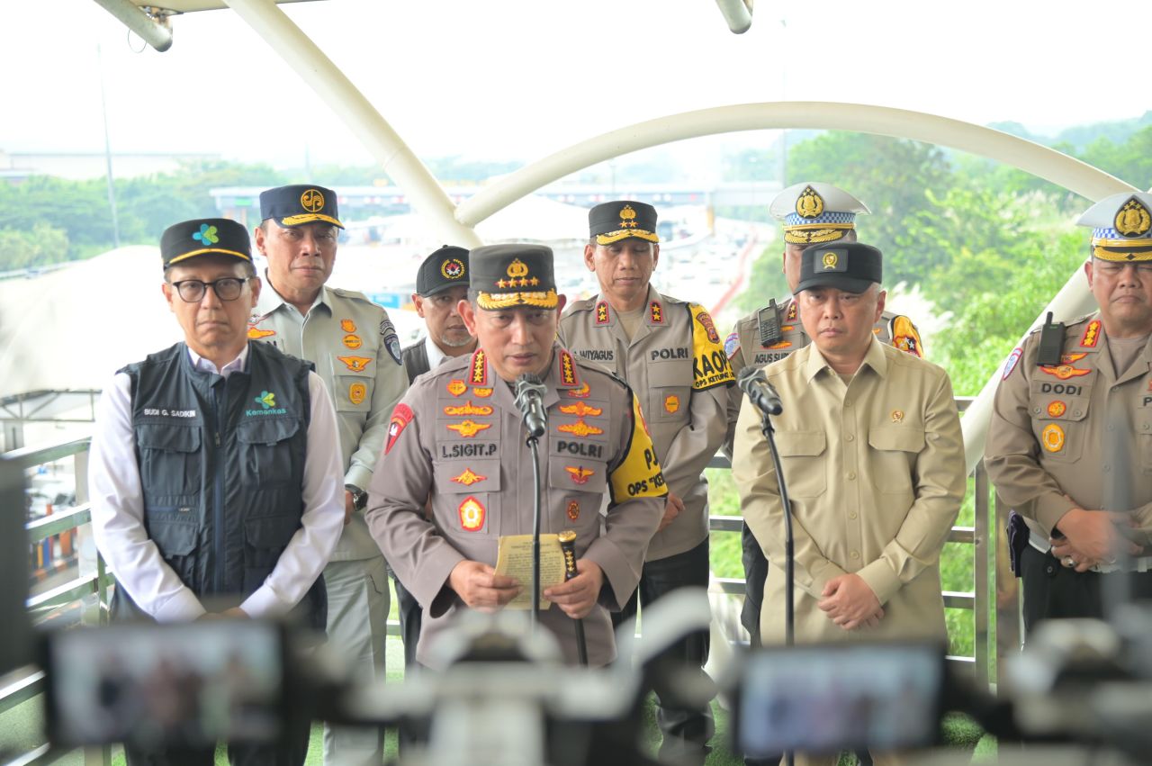 Kapolri saat tinjau arus balik