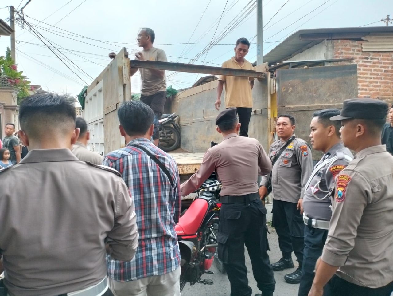 Polres Pasuruan grebek arena sabung ayam