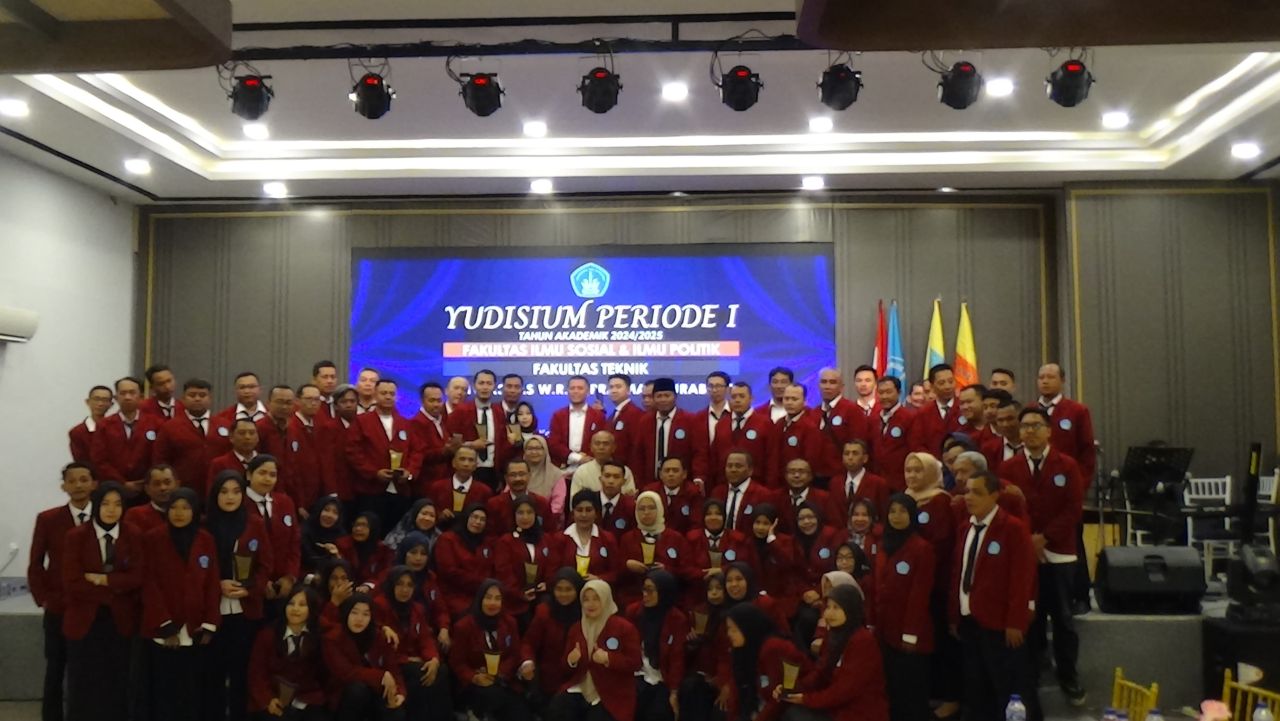 Dekan FISIP Unipra Kukuhkan 143 Lulusan: Siap Berkontribusi Nyata bagi Bangsa