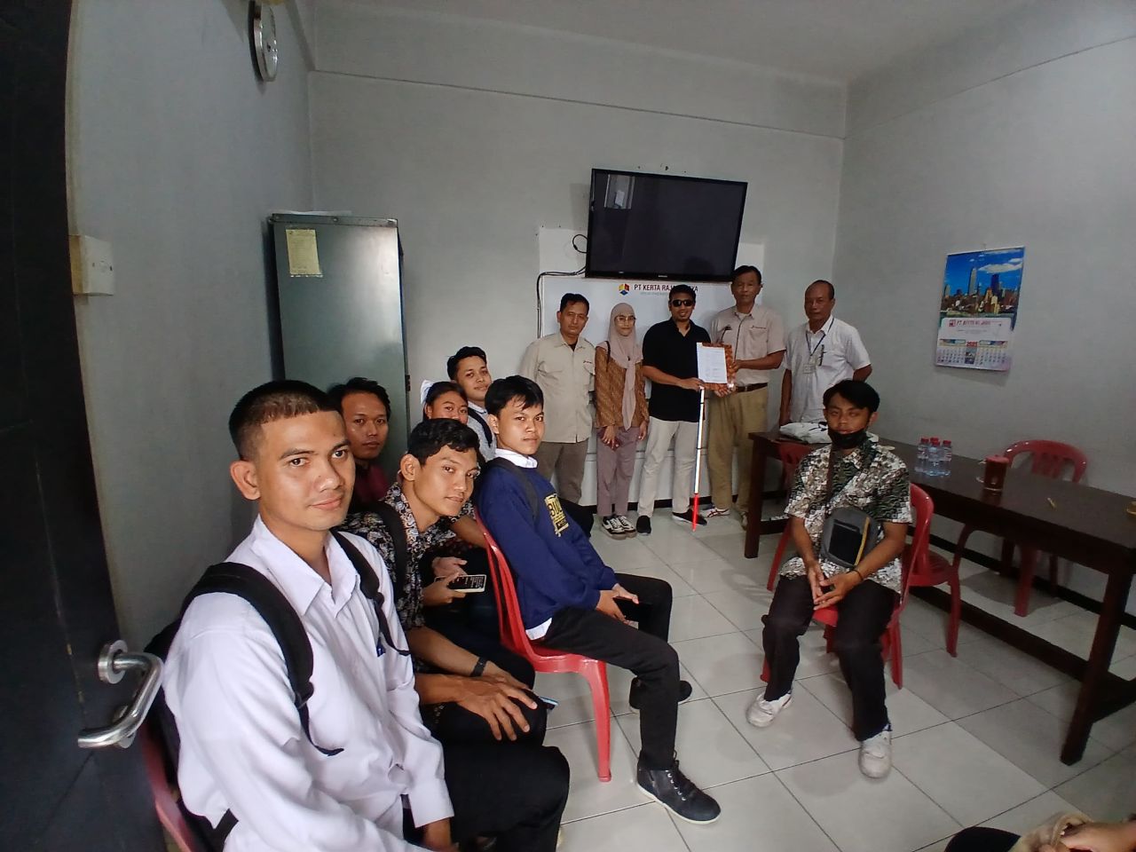 11 Disabilitas Sensorik Bergabung di PT Kertaradjasa Raya Lewat Gadisku