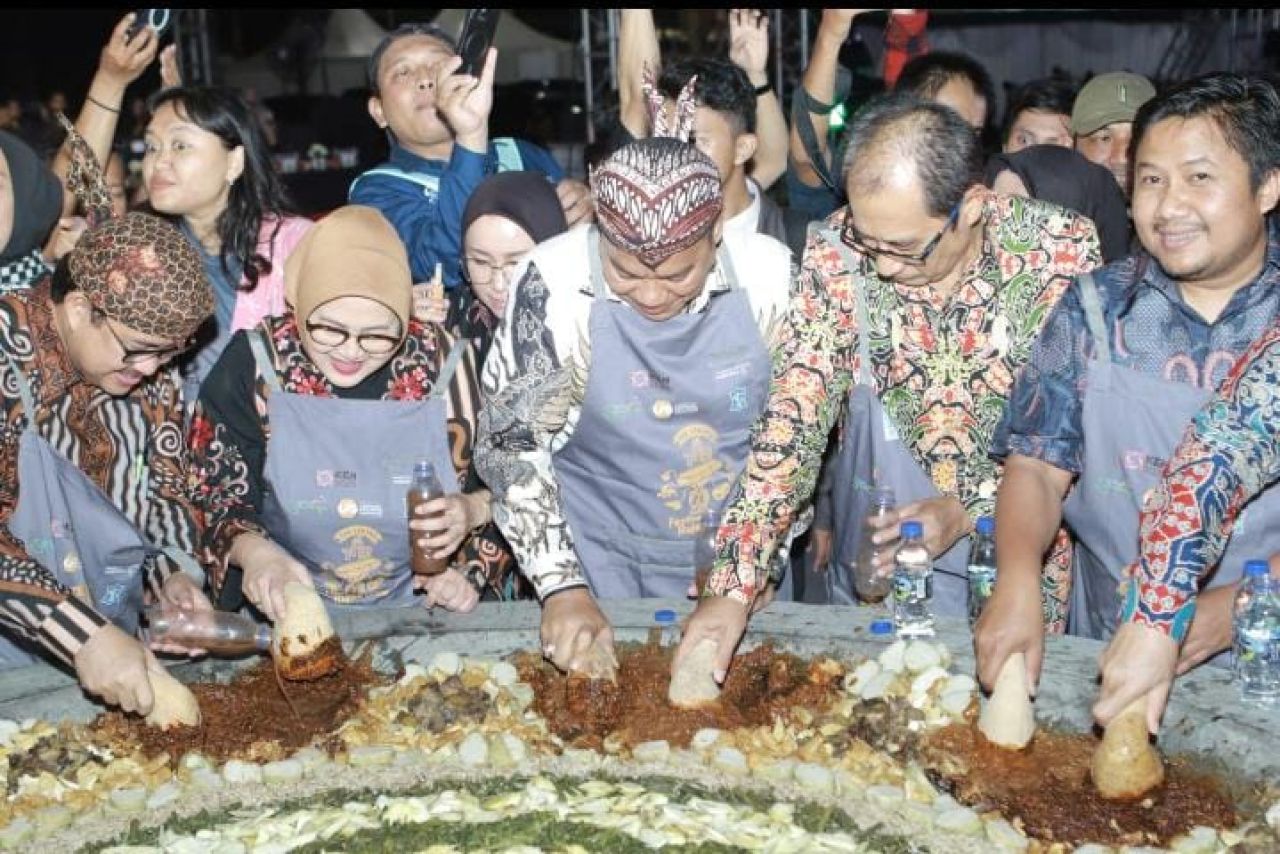 Festival Rujak Uleg