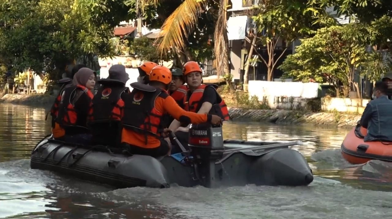 Susur sungai dan Bersih-bersih Sungai Kalimas