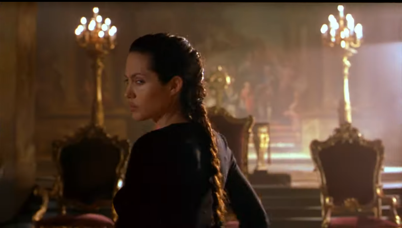 5 Film Ikonik Angelina Jolie: Antara Aksi, Emosi, dan Transformasi Karakter