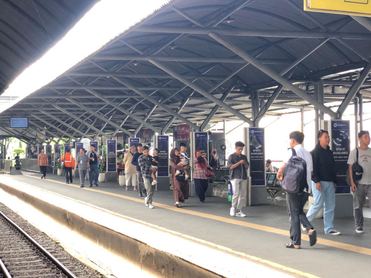 Libur Panjang Peringatan Isa Almasih 27.479 Penumpang Padati Daop 8 Surabaya