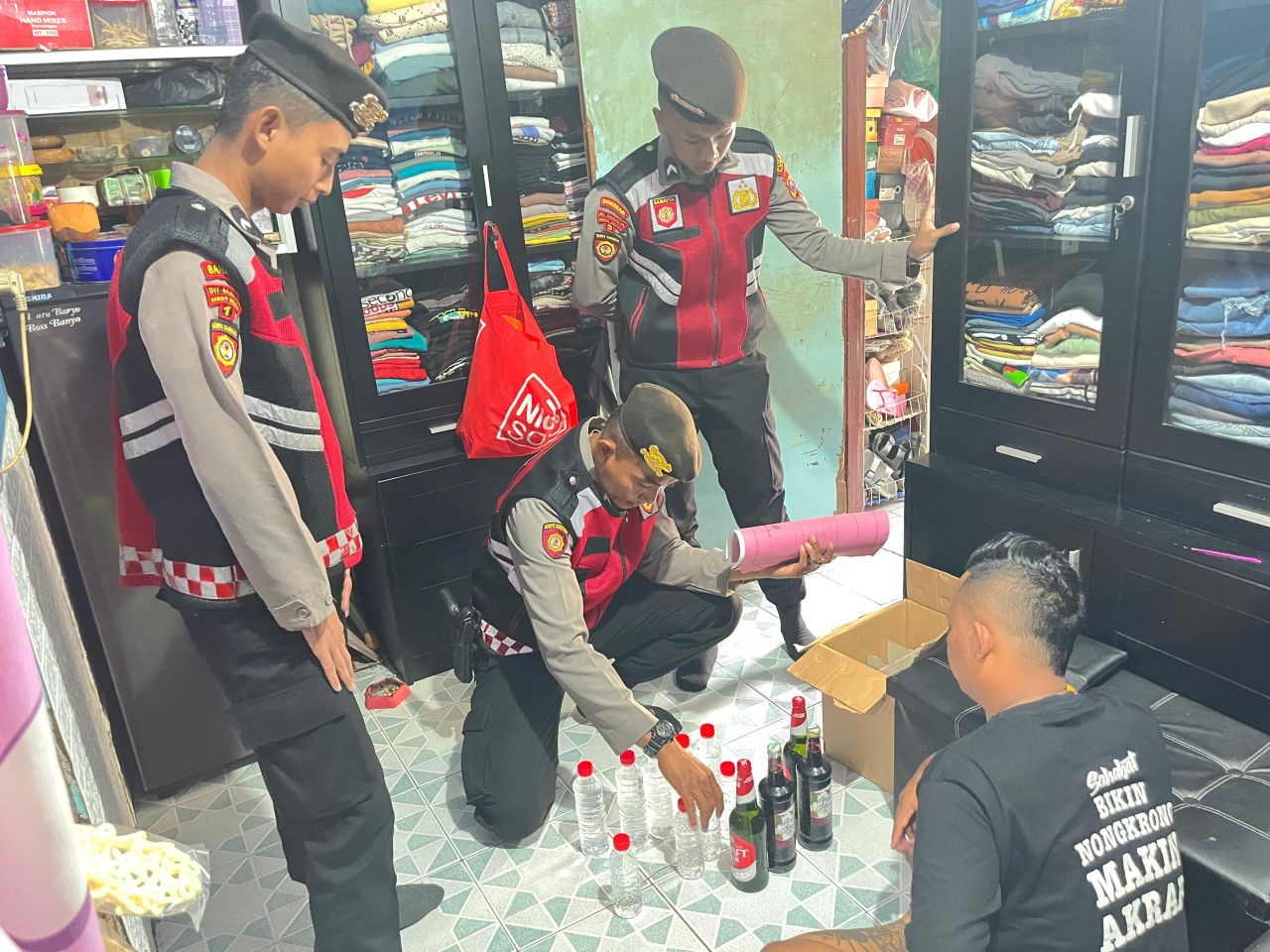 Razia Miras Belasan Botol Disita, Masyarakat Diajak Berperan Aktif Lapor