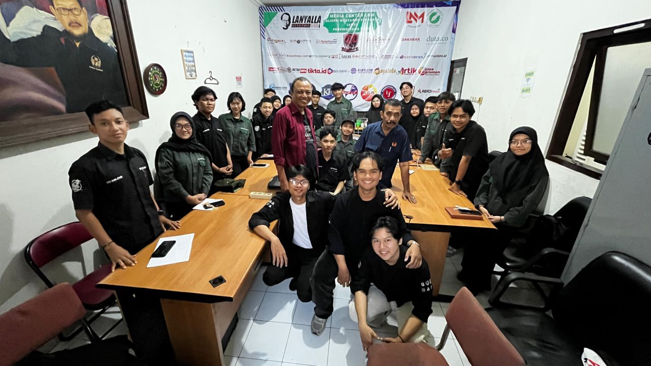 KFAK Ajak Siswa Magang Dalami Jurnalistik Lewat Kunjungan ke AWS