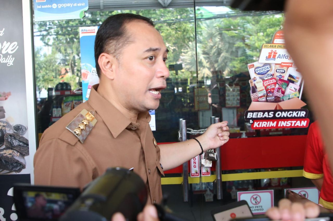 Eri Cahyadi saat sidak di toko modern