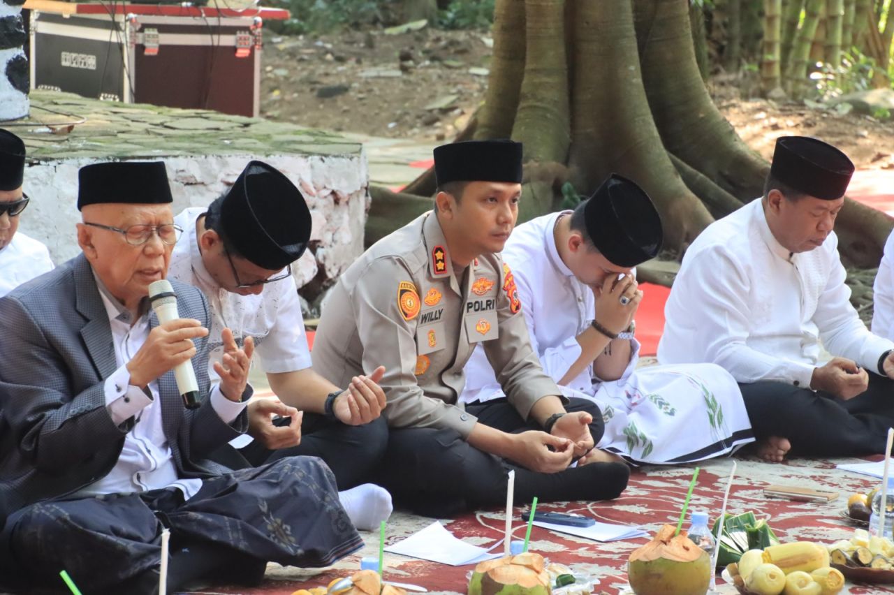 Ziarah ke makam pendiri Majalengka