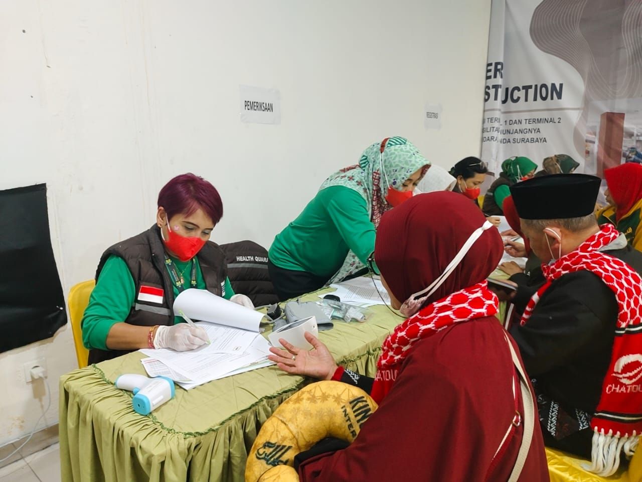 BBKK Surabaya saat lakukan Swab pada 675 Jemaah yang pulang umroh