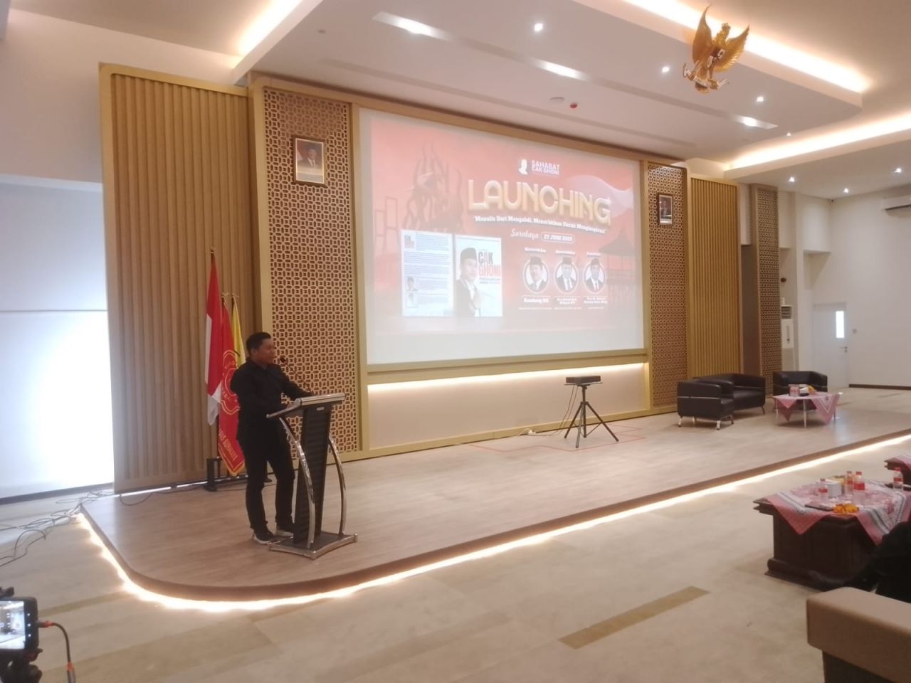 Aktivis Muda dari Pesisir Surabaya Tuangkan Perjuangan Hidup dalam Buku