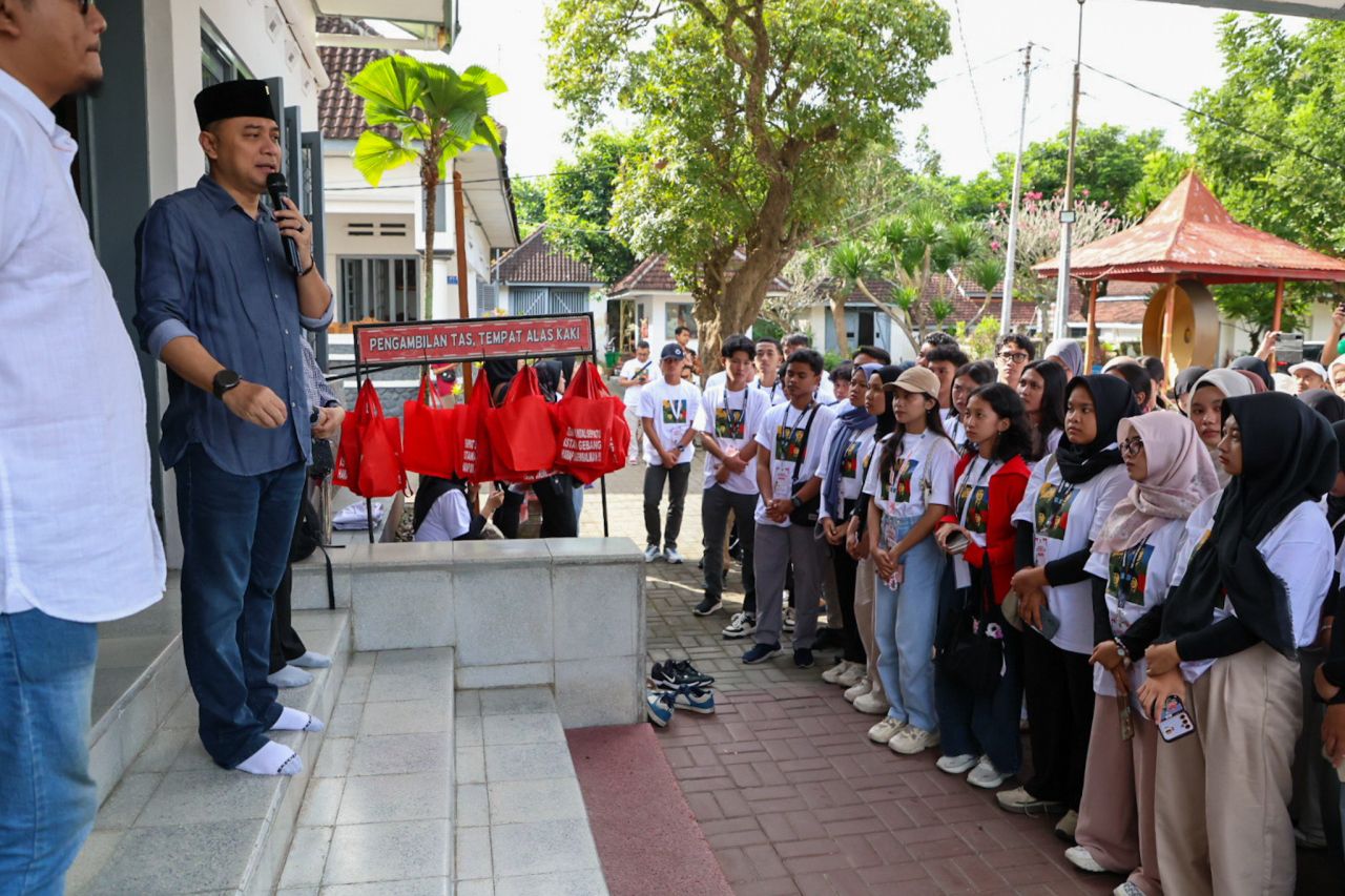 Tur Literasi Soekarno dan Surabaya