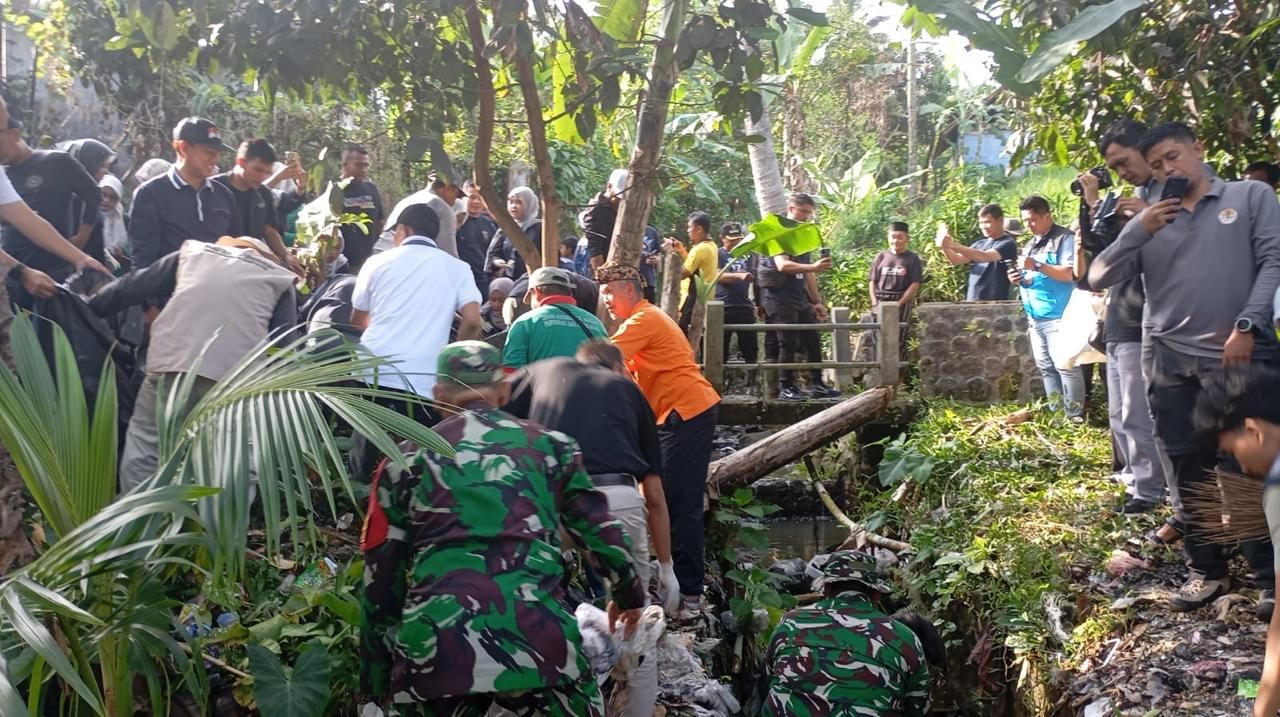 Wujud Sinergi Forkopimcam dan Pemdes, GEBER JUMAT Gaungkan Budaya Hidup Bersih