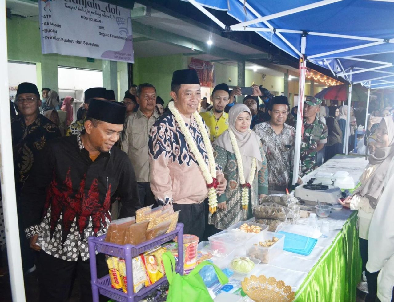 Bupati Bondowoso di sela-sela peresmian Pasar Rakyat