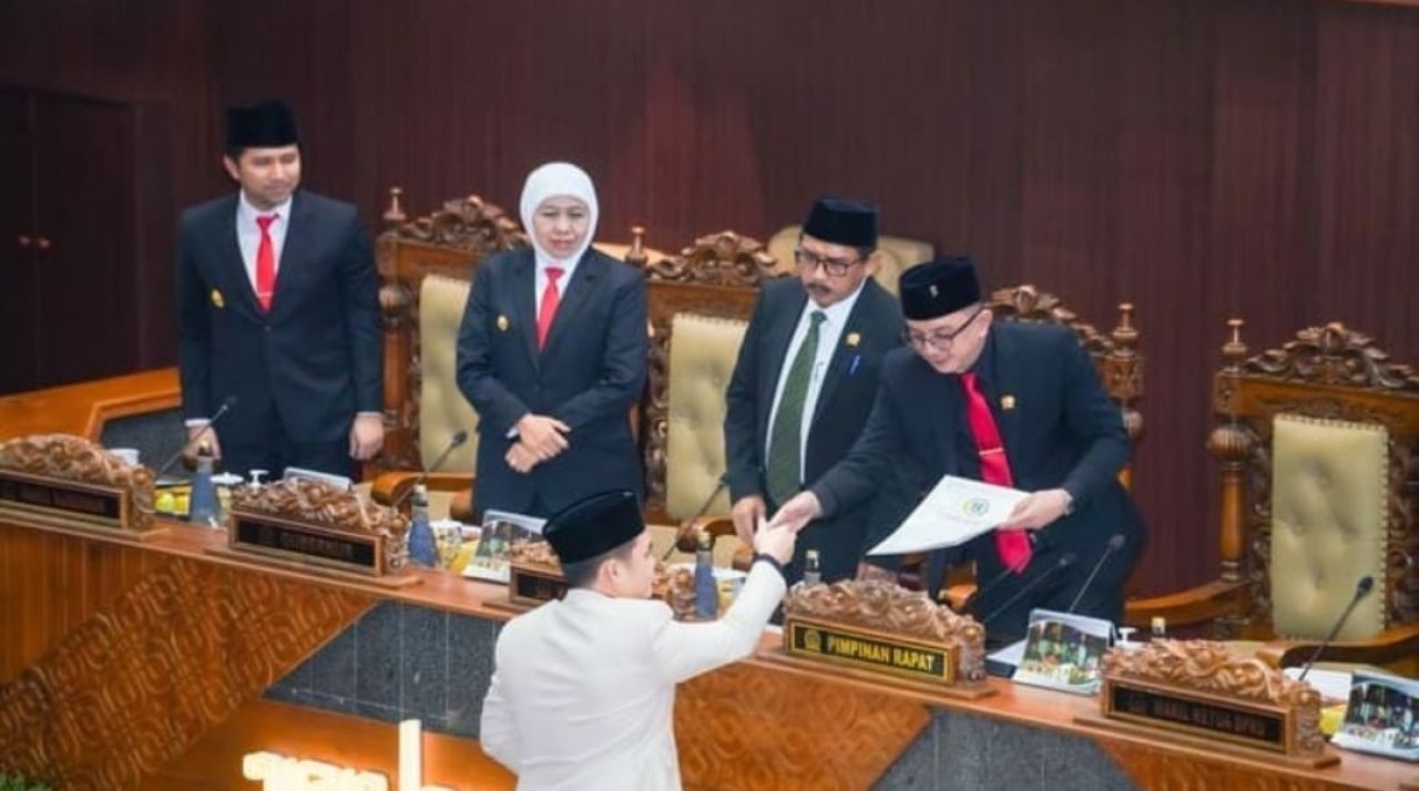 Rapat Paripurna pengesahan Raperda RPJMD Jawa Timur 2025-2029