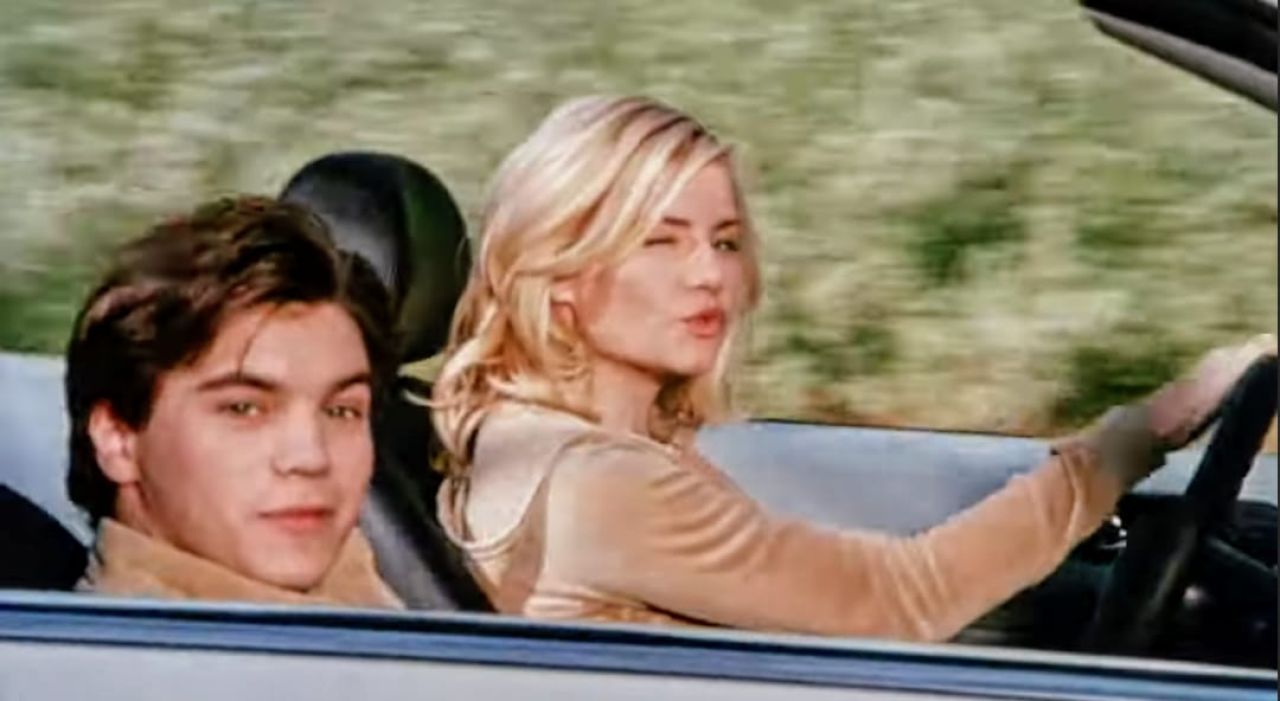 The Girl Next Door (2004) tangkapan layar