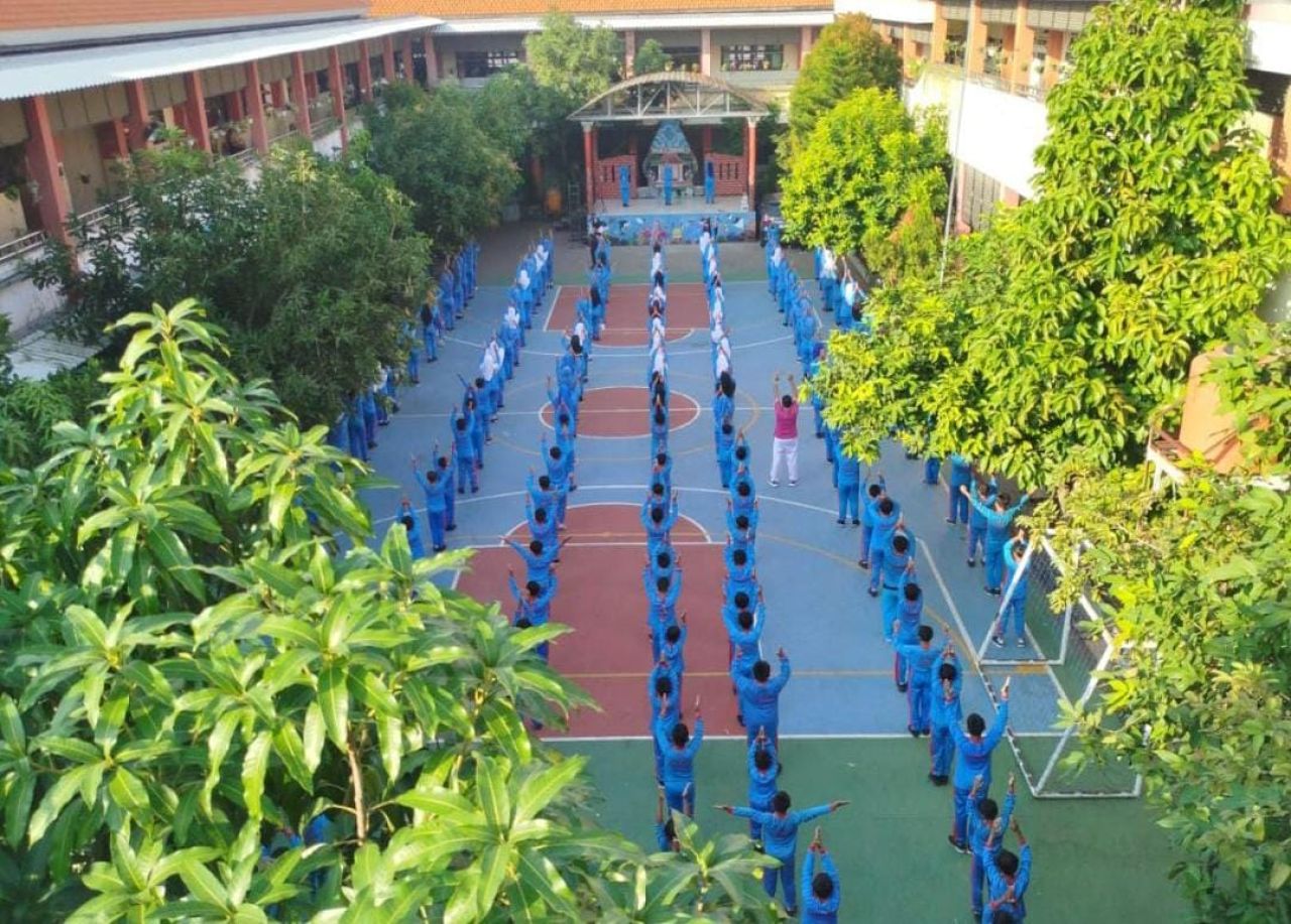 SDN Tanah Kali Kedinding V Peringati Hari Anak Nasional 2025 dengan Senam Pagi Ceria