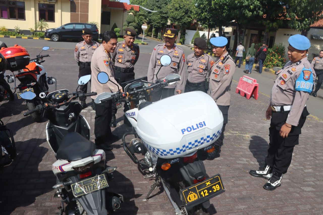 Tim Puslitbang Polri Tinjau Kendaraan Dinas Operasional di Polres Pasuruan