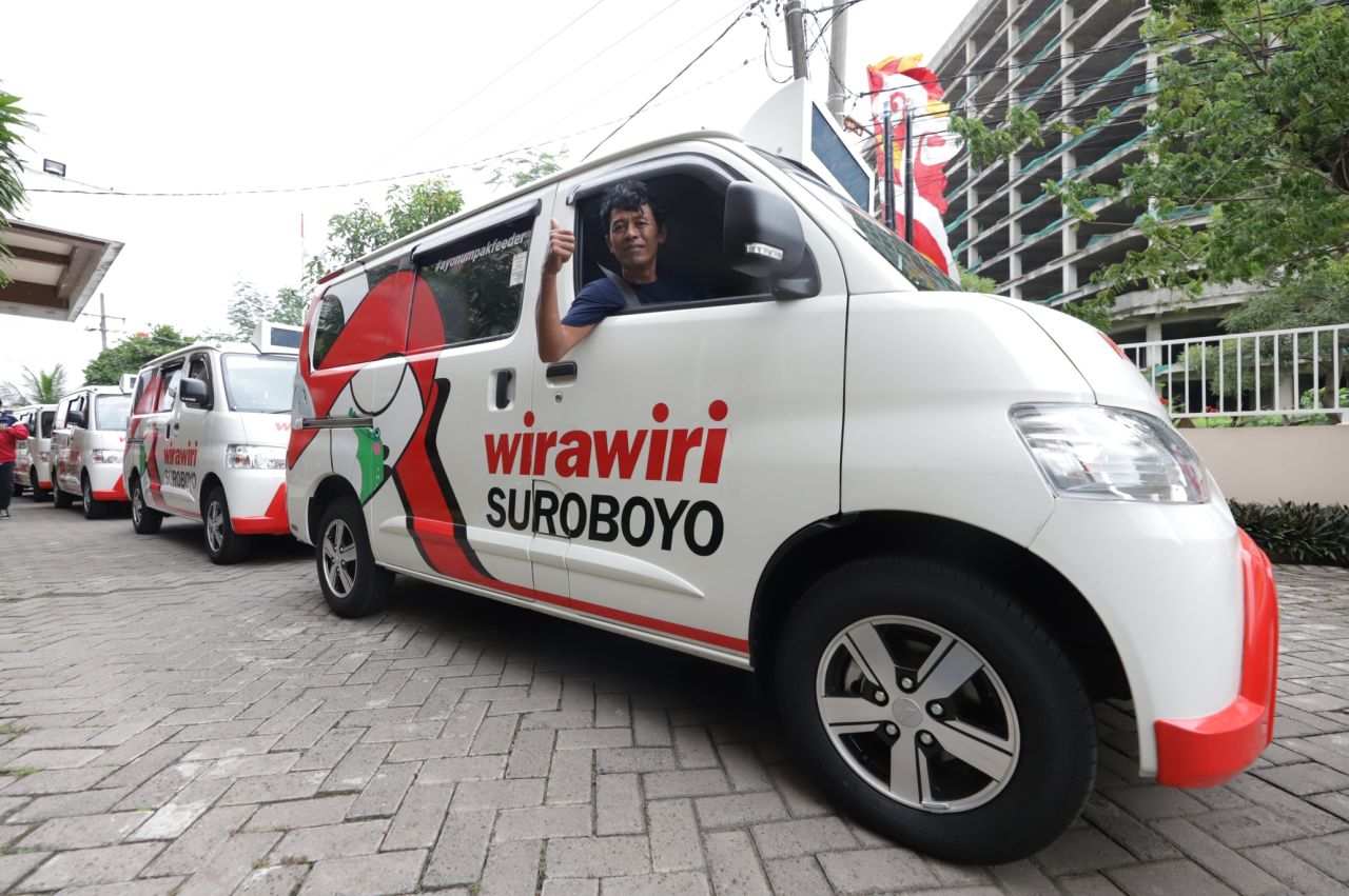 Moda transportasi Wira Wiri Surabaya