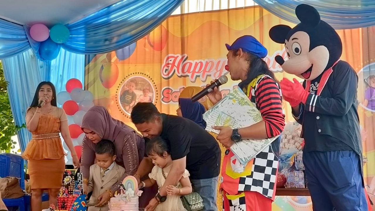 Pesta Ulang Tahun Putra dan Putri Ketum AMI Digelar Super Meriah di Lamongan