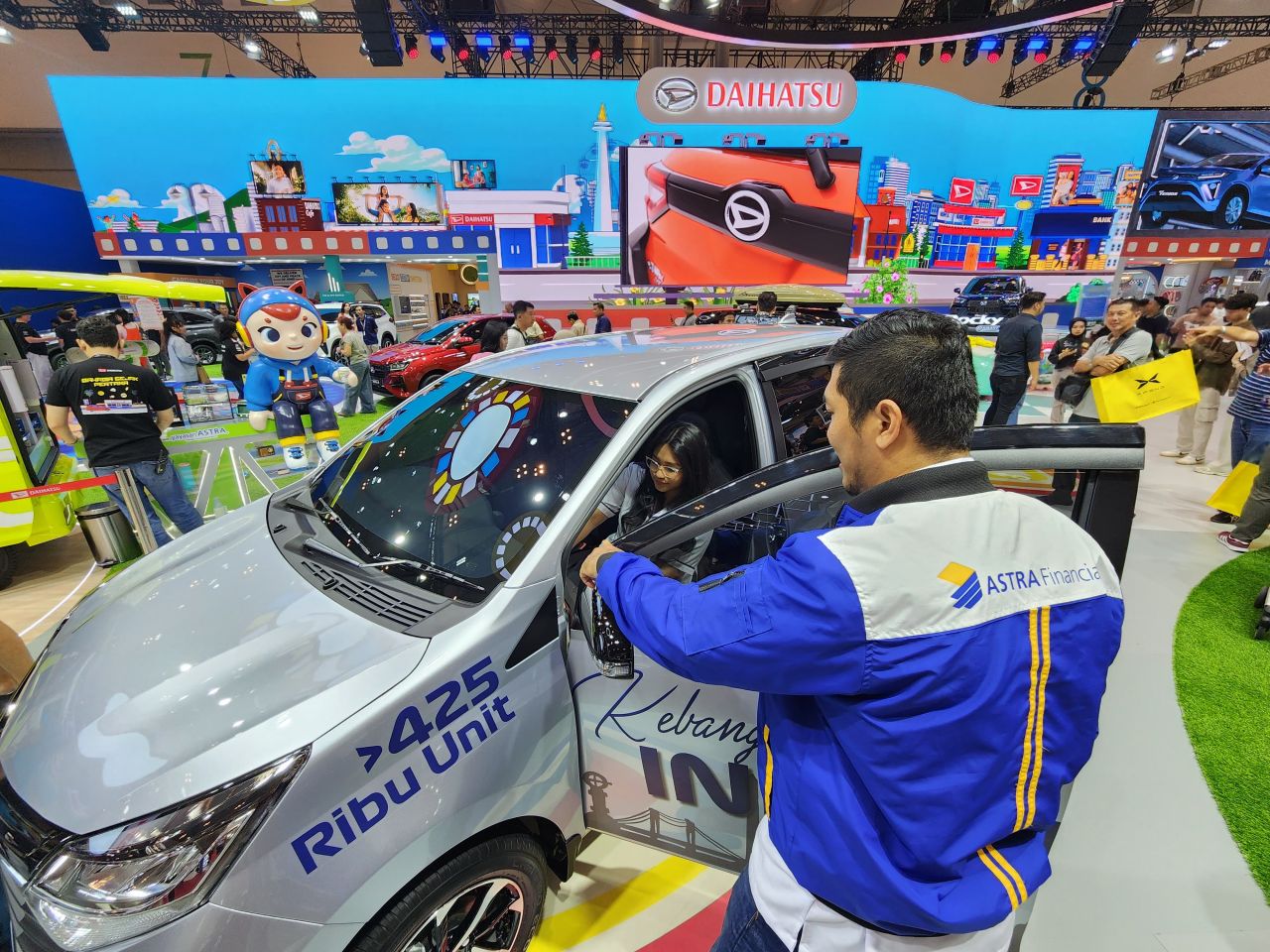 Astra Daihatsu Sigra menjadi primadona di segmen mobil LCGC