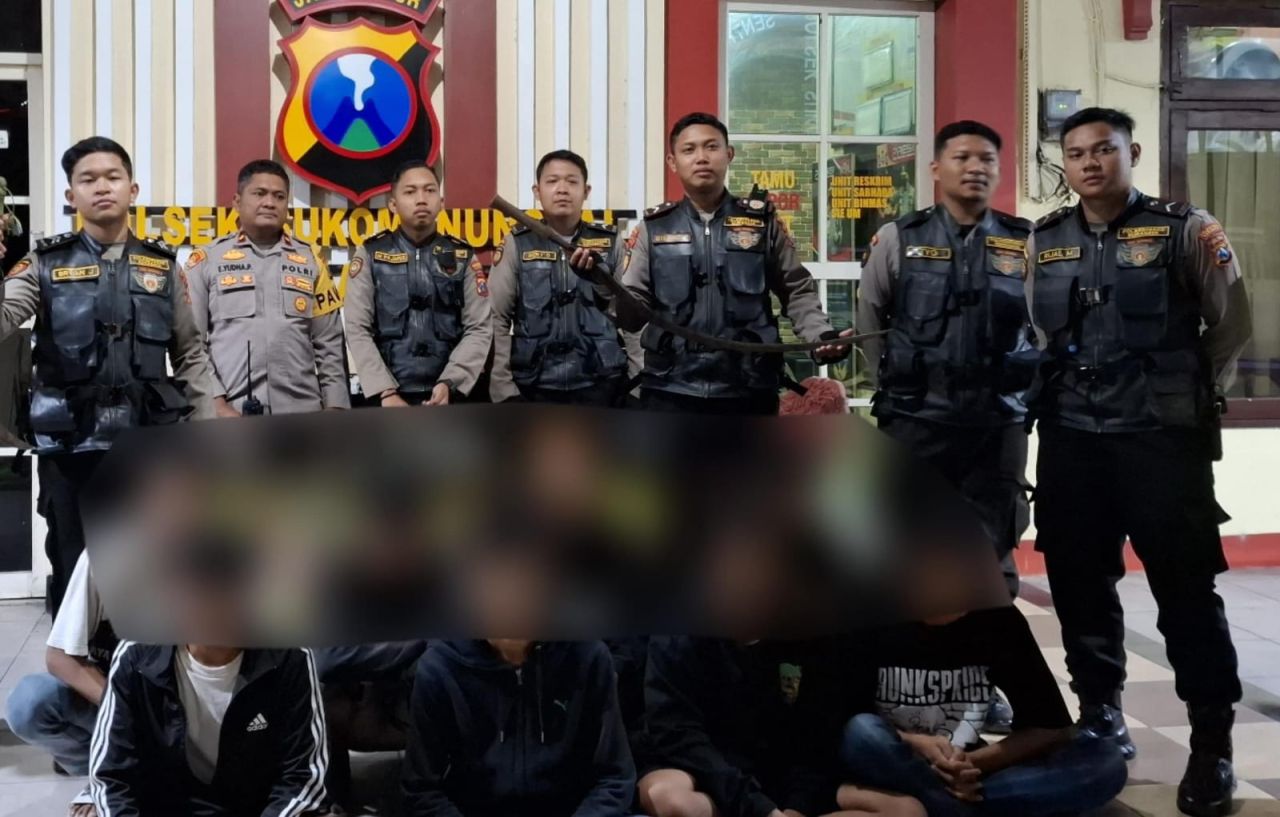 Patroli Jogoboyo Amankan 8 Pemuda Akan Tawuran di Surabaya, Sejumlah Sajam Disita