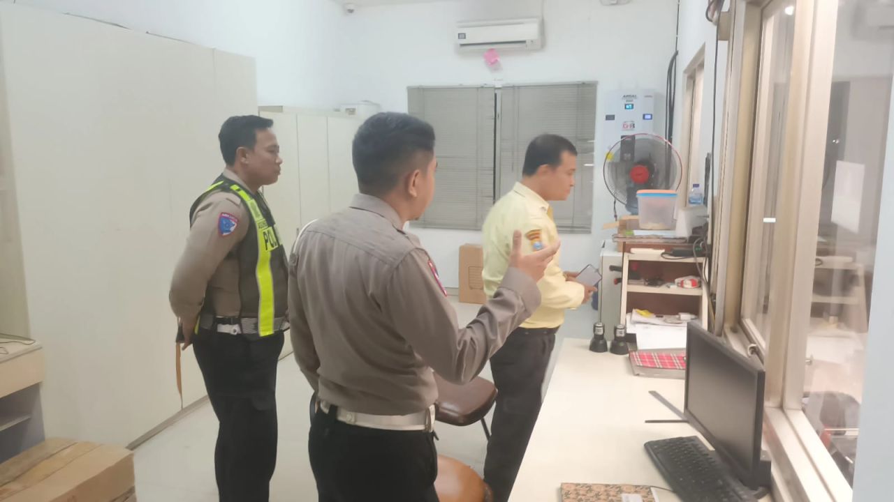 Polres Pasuruan saat berkoordinasi sebelum ungkap kasus tabrak lari