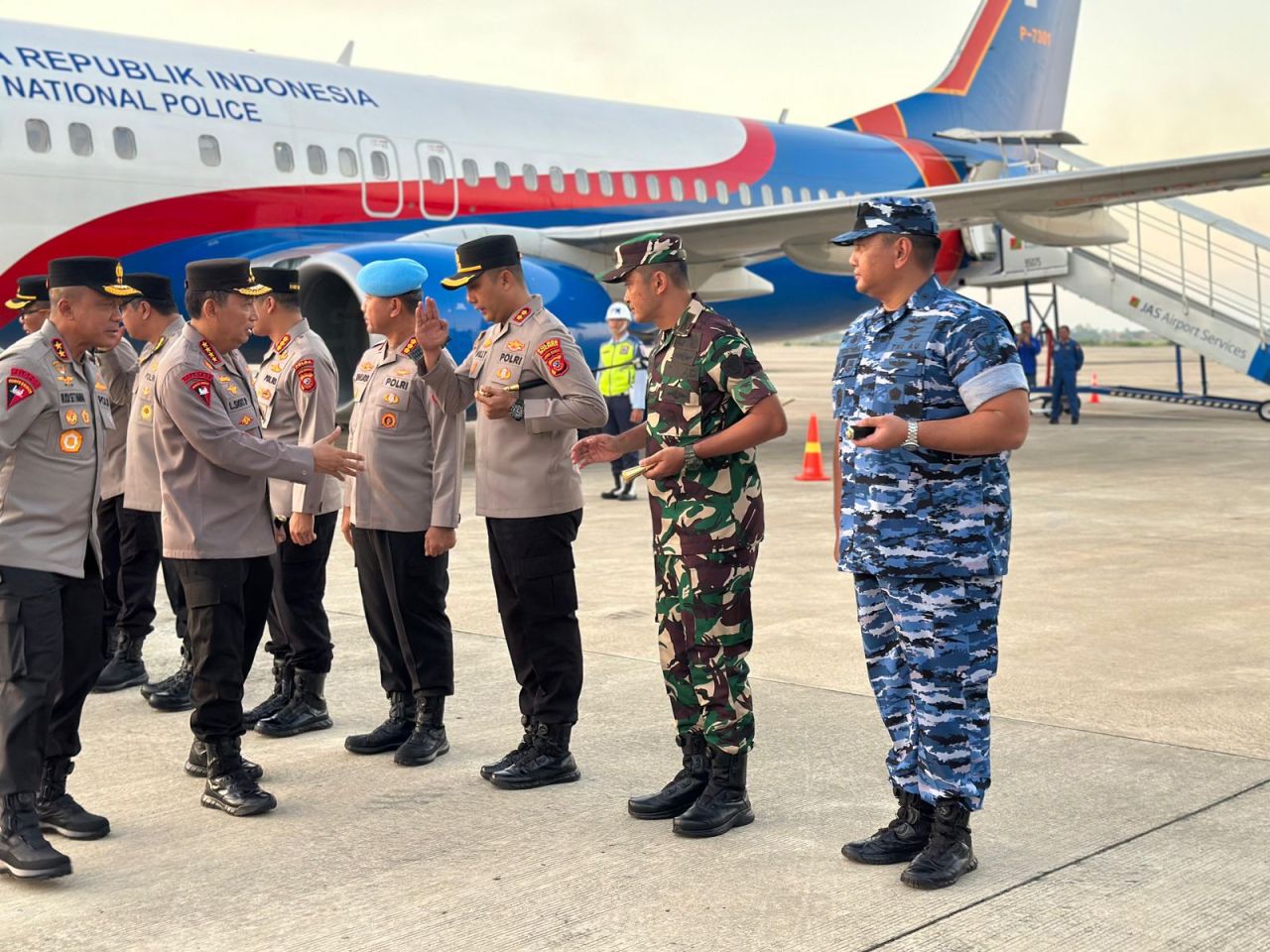Polres Majalengka dan Polda Jabar sambut kedatangan Kapolri