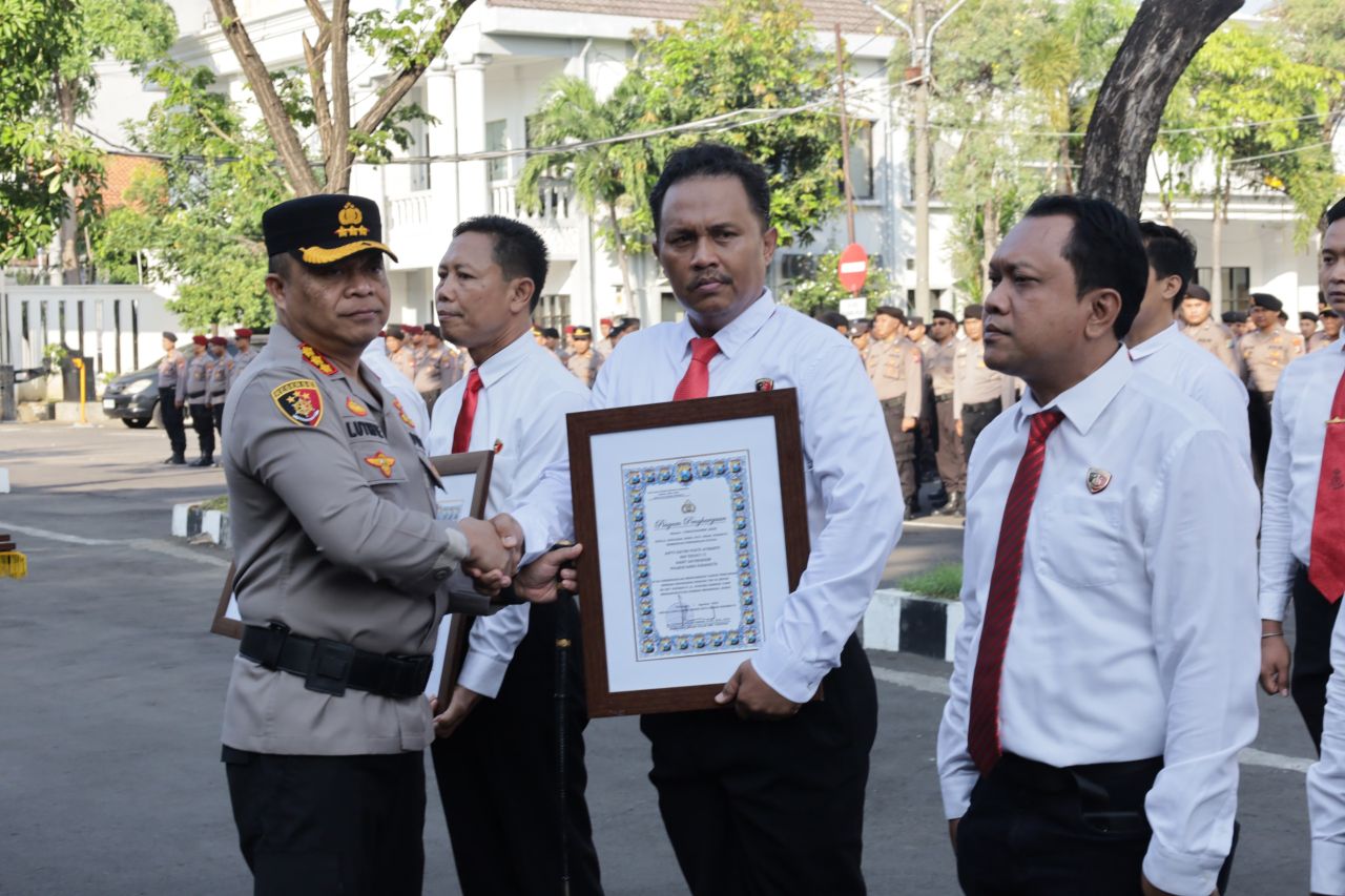 Tim Ungkap Curanmor Polrestabes Surabaya mendapatkan penghargaan