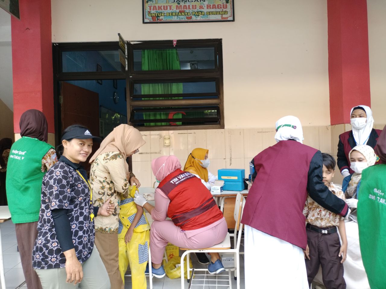 Imunisasi di SDN Tanah Kali Kedinding V