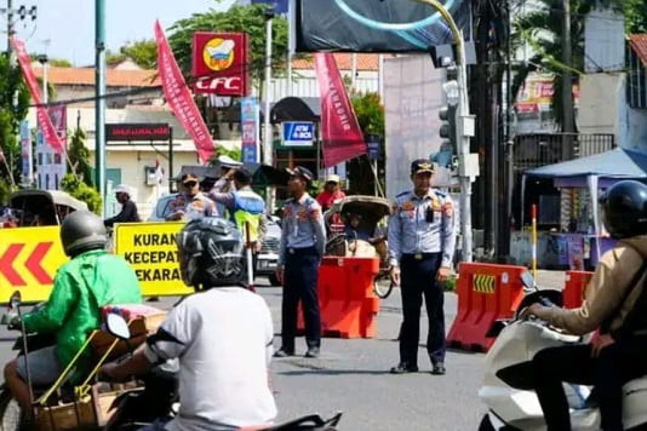 Jukir keluhkan pendapatan usai pemberlakuan satu jalan Jenderal Sudirman