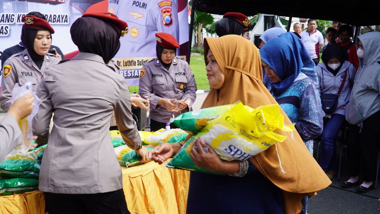 Polertabes Surabaya Gelar Gerakan Pangan Murah di Seluruh Jajaran Polsek