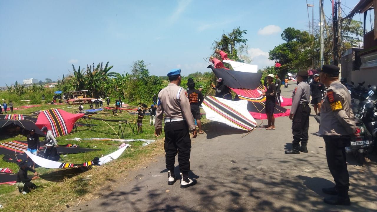 Batu Yang Kite Festival 2025: 791 Layangan Ramaikan Langit Pantai Padang Galak