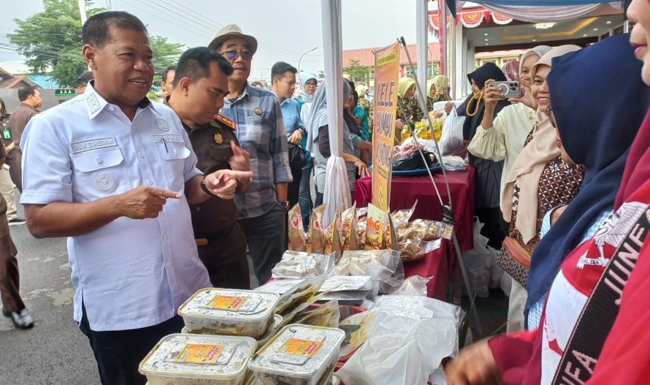 Jelang Hari Kejaksaan Kajari Majalengka Gelar Pasar Murah