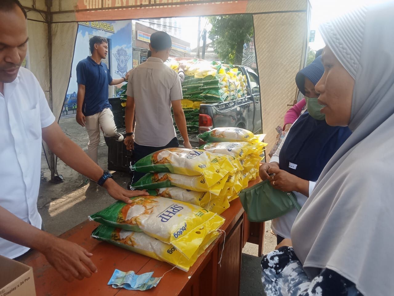 Gerakan pangan murah di Pos Alun-alun Pemalang