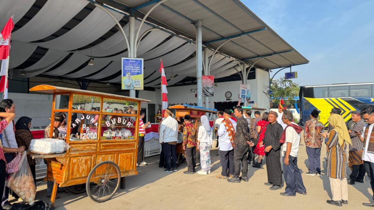 DAMRI Dukung UMKM di Peringatan HUT ke-80 RI dengan Hadirkan Kuliner Lokal