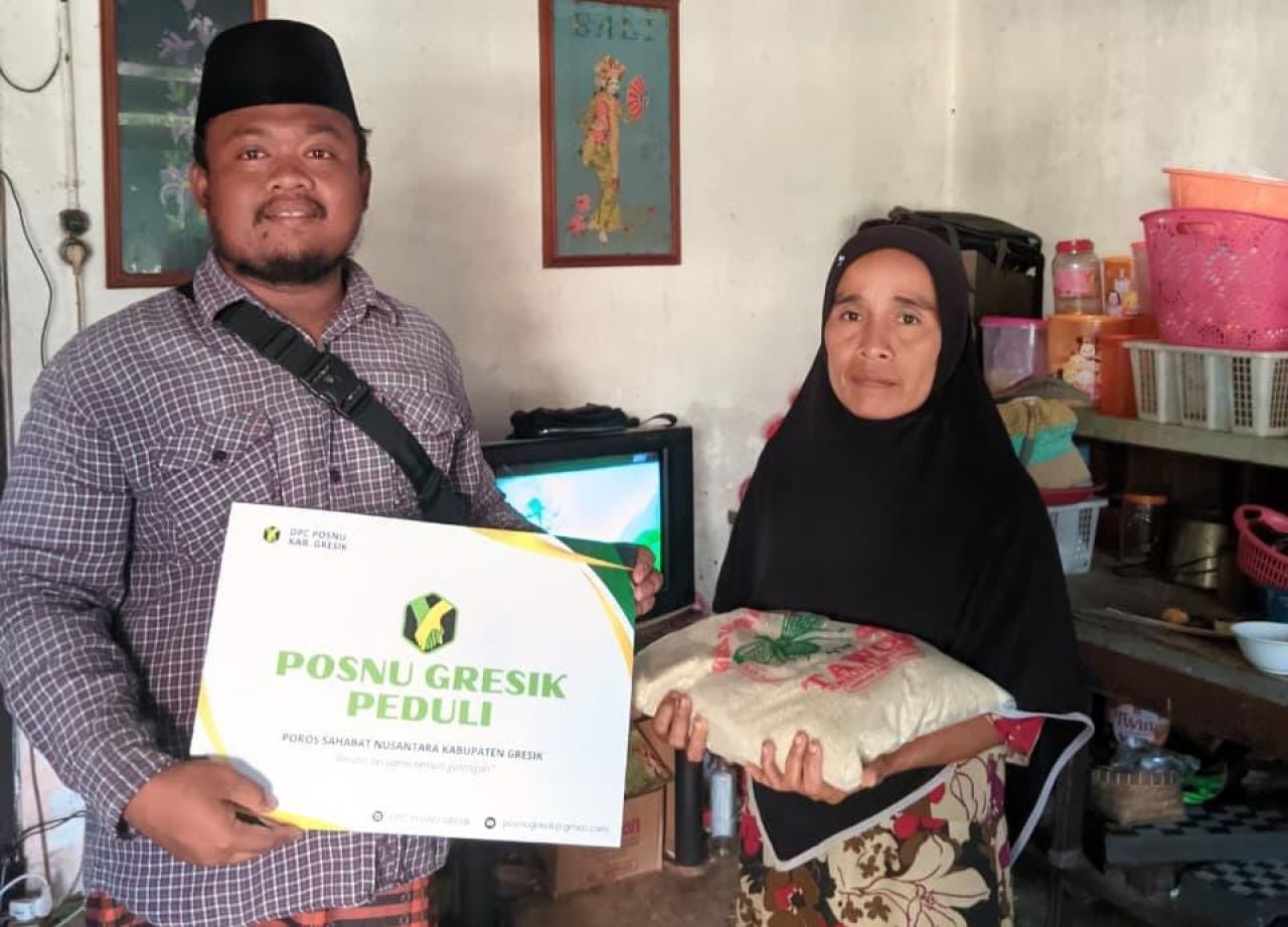 Semarak HUT RI ke-80, POSNU Gresik Salurkan Sembako di Tiga Kecamatan