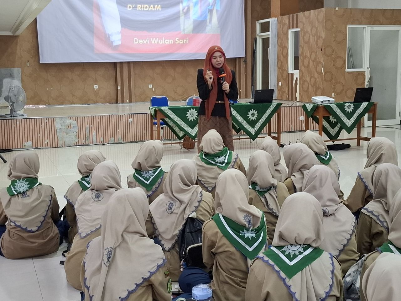 SMK MUDISA Bekali Siswa Soft Skill lewat Seminar Communication Skill dan Service Excellent