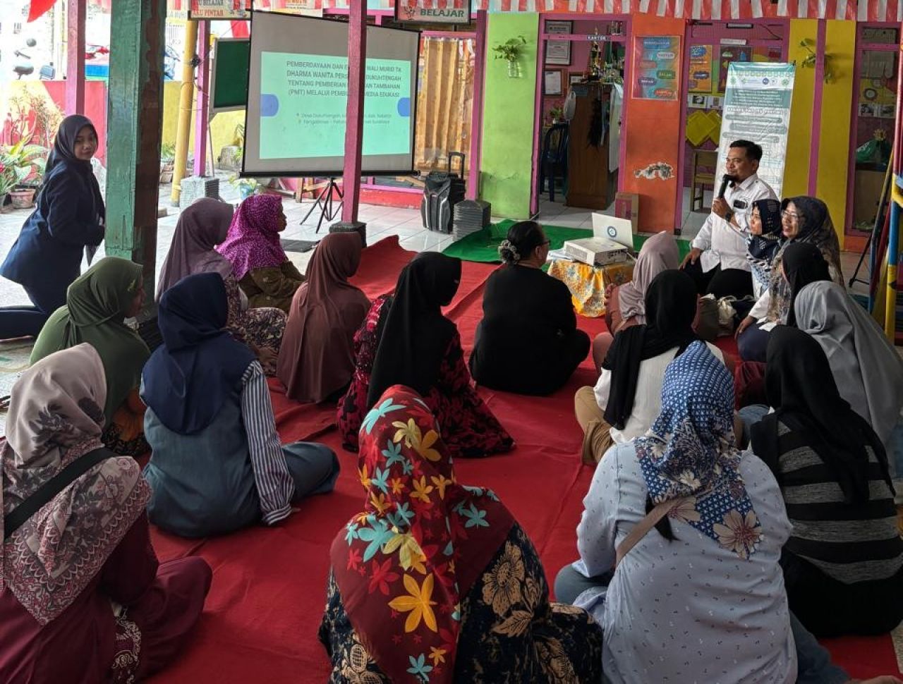 Edukasi PMT di Desa Dukuhtengah