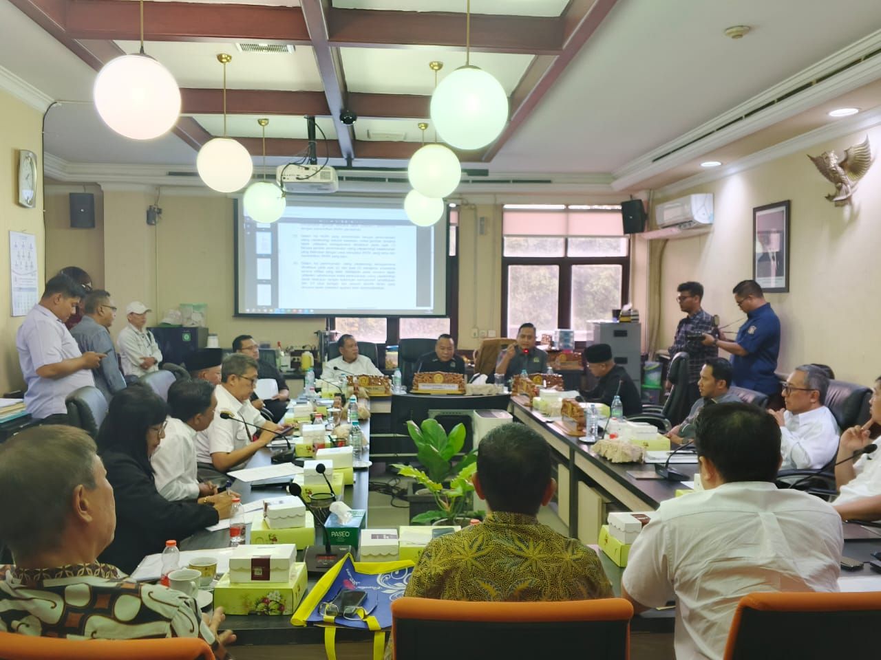 Hearing Komisi A bersama PT SAS dan pihak terkait