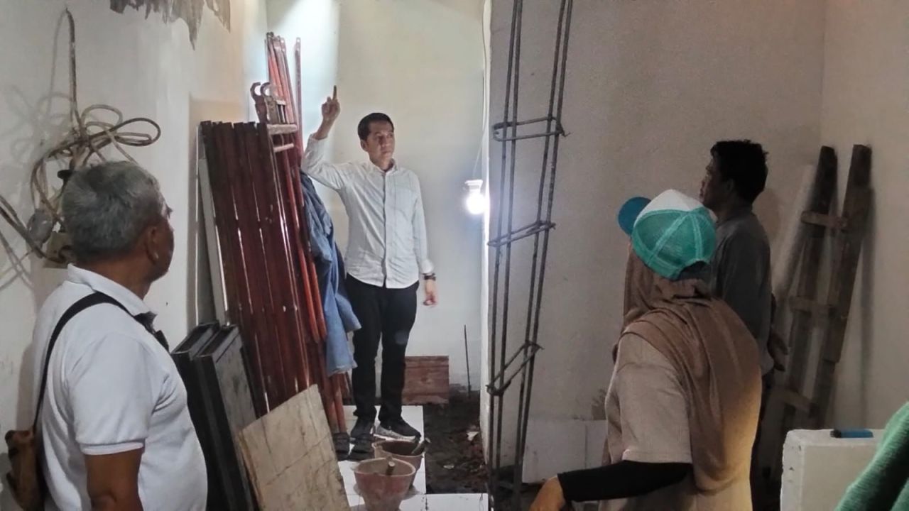 M. Eri Irawan tinjau renovasi rumah Sumardi
